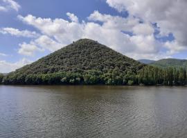 Casa Rosella sul Lago, hotel i Piediluco