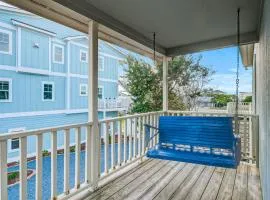 Spacious Dog-Friendly Beach Cottage with WiFi & Washer/Dryer