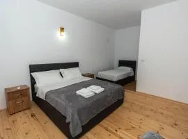 Bujtina Malsori, Theth