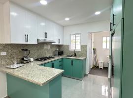 Beach front apartment, hotell i Puerto Plata