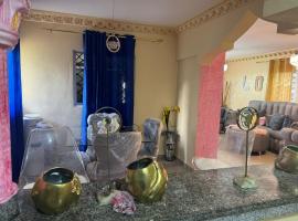 Recidencial Laurel, khách sạn ở Baní