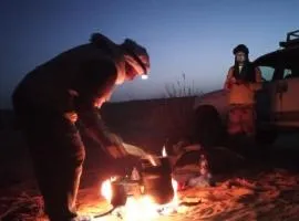 Bivouac,Camping ,Nuit dans le Désert en Dromadaires à Sahara Douz Tunisie