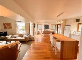 Best Location in Hobart! Luxury 4 bedroom with stunning views