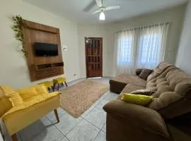 Jardim Ouro Verde · Casa completa + ar e vaga, perto parque Ecológico