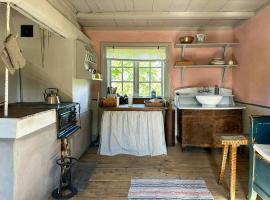 Historic Cottages At The 18Th Century Vicarage, hotel en Eskilstuna