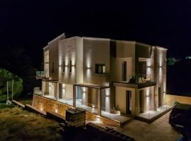 Ε&Α Luxury Apartment، فندق في خيوس