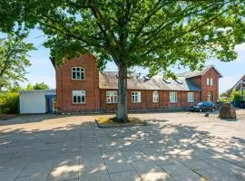 190 M Near The Beach 2 Apartments In One