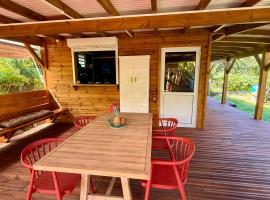 Charmant Bungalow Traditionnel Grande Terrasse, khách sạn ở Sainte-Rose