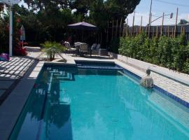 Luxury Pool Oasis- Near Stadium, Tennis and Golf, hotel en Pasadena