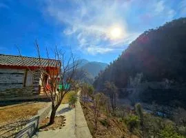 River View Sunrise Cottages Tirthan Valley