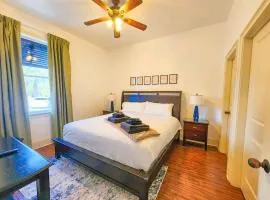 30A Inn & Suites Uptown King Suite