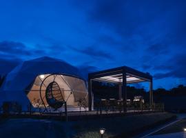 glampark Sesoko -Ocean Terrace-, луксозна палатка в Sesoko