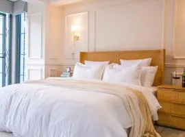 French Unit - ground floor sleeps 2