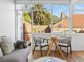 Sunny 1BR cozy apartment Parkside and Harbourside