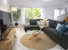 Beachlovers Delight - Walk to The Strand, North Ward Townsville