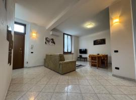 8 min to Milan MXP Airport with train station, hotel a Gallarate