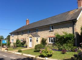 Quiet Woman House, bed and breakfast en Halstock