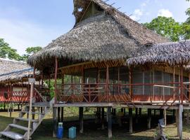 CAMUNGO jungle Lodge in indigenous community ALL INCLUSIVE – hotel w mieście Puerto Franco