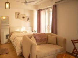 Casa Vista Near Airport luxe hotel, hotel i Pune