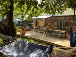 Tiny Base, Hotel in Kawazu