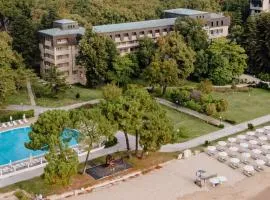 HVD Lotos Hotel - All Inclusive à-la-carte, Private Beach & Free Parking