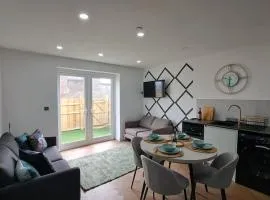 Contemporary 2BR Apartment Cardiff Central