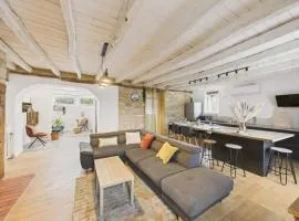 Superbe maison avec piscine et jardin pour 8