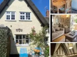 Cosy 18th Century Thatched Country Cottage - 3 bed