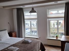 Hotel De Grote Kade - Boutique Heritage Hotel in het historische hart van Goes, akomodasi dapur lengkap di Goes