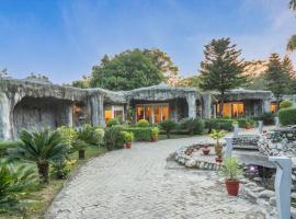 Bellmont Caves Resort and Spa, Corbett: Ramnagar şehrinde bir otel