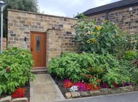 Beautiful detached 1 bed stone cottage