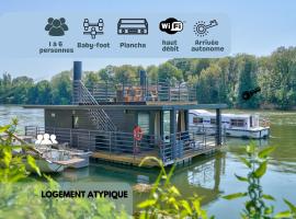 HouseBoat - Une maison sur l'eau, hotel v mestu Conflans-Sainte-Honorine