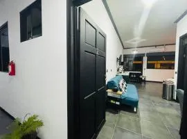 Orquid Studio 3km from SJO Airport AC
