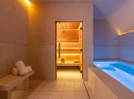 Almarine Eiffel Hotel & Spa by Malone