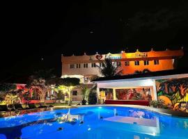 Cocomango's Resort, Hotel in Taporok