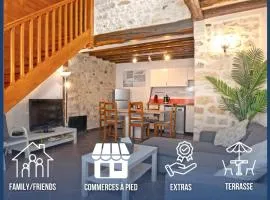 Triplex atypique-Cour intérieure-Commerces à pied