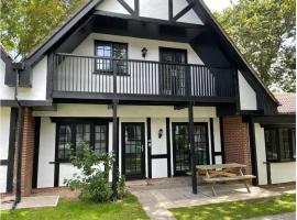 Cosy 3 bedroon chalet close to Hayle, 40 Tudor Court โรงแรมในเฮล