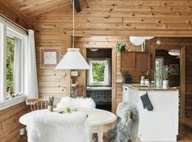 Simple Life In Traditional Home By Lyngså Beach, hotel i Sæby