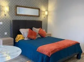 Studio Vintage avec cheminée décorative