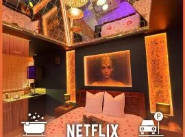 Le Secret de Cléopâtre, Suite de Luxe avec Jacuzzi et Pièce Secrète