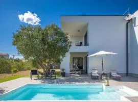 Villa Karla with pool&sea view by Villas Guide