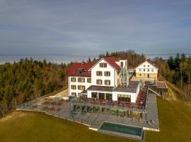 Hochblauen Hotel, hotelli kohteessa Badenweiler