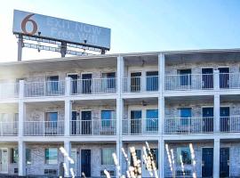 Motel 6-Rolla, MO，羅拉的飯店
