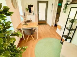 Viesnīca Ferienwohnung direkt am Bodensee / Untersee nahe Konstanz pilsētā Berlingen