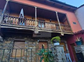 La Casona y El Apartamento De La Foz:  bir otel