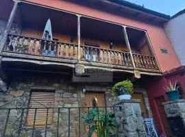 La Casona y El Apartamento De La Foz