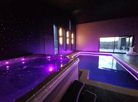 Ô TEMPS SUSPENDU piscine intérieure, spa, sauna privés en campagne, hotel v destinaci Merris