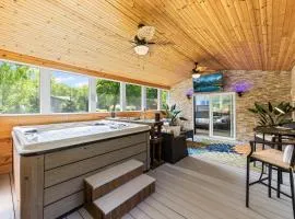 Blissful Serenity - Walk to Lake Milton with Hot Tub