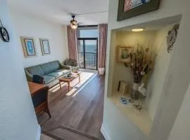 New Top Floor Ocean Front 1BR with Updated Kitchen