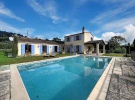Villa San Peyre - private pool and large garden, hotel a Opio
